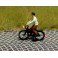 168032 - Cycliste (femme) en jupe et blouse
